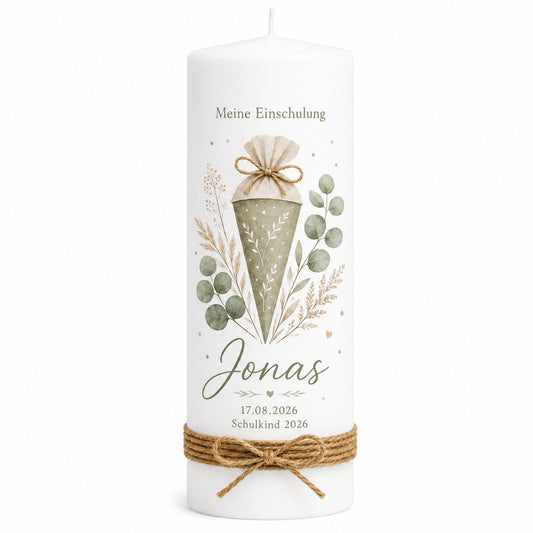 MilaBoo personalisierte Einschulungskerze 25 x 8 cm – Kerze zur Einschulung, handgemacht in Deutschland, Geschenk für Schulanfang, Schulkind Kerze in 5 Varianten (Schultüte Eukalyptus)